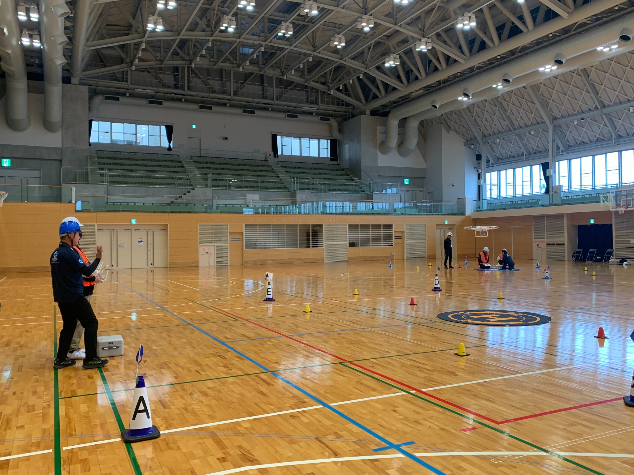 屋内での操縦練習